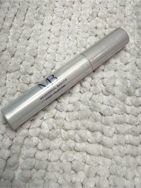 Meaningful Beauty by Cindy Crawford Plumping Lip Gloss. Discontinued  NEW